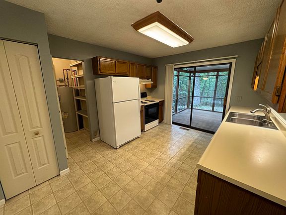 5th image of 379 Cub Ln