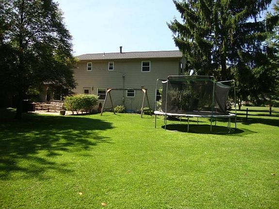 5th image of 8744 Sheffield Ct