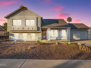 1042 E Kerry Ln, Phoenix, AZ 85024