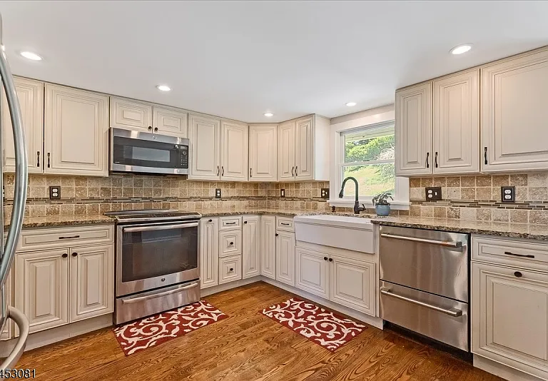 77 W Shore Trl — Photo 20