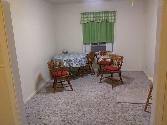 4th image of 2222 N Ione Ave