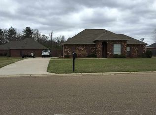 310 Duckworth Pl, Florence, MS 39073
