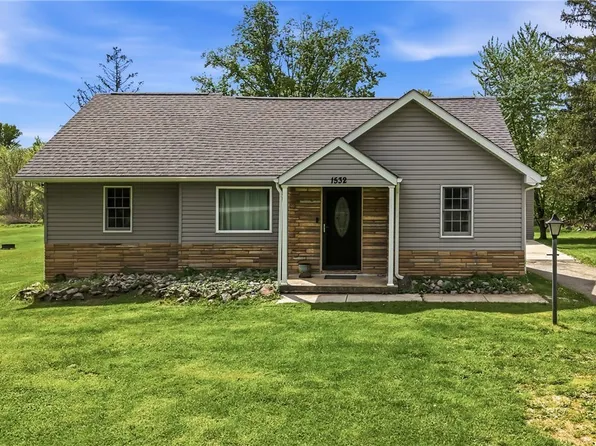 1532 S Stateline Rd, Masury, OH 44438