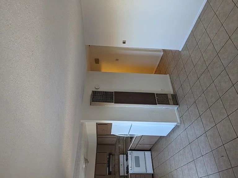 3604 Lafayette Dr NE — Photo 16