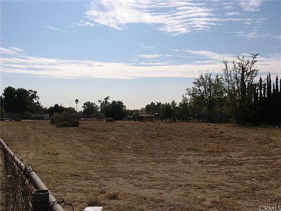 2nd image of 2335 W 1st Ave