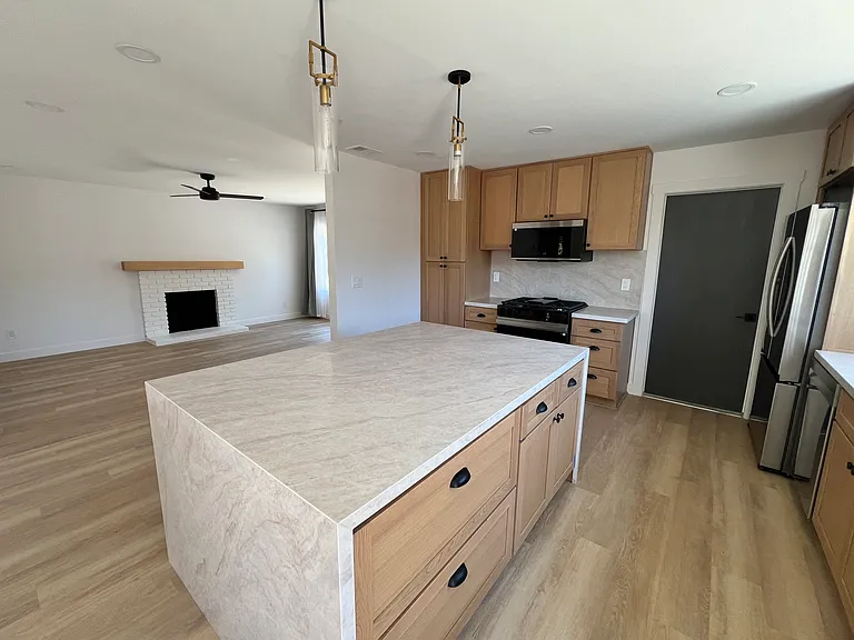 1327 Tanglewood Dr — Photo 10