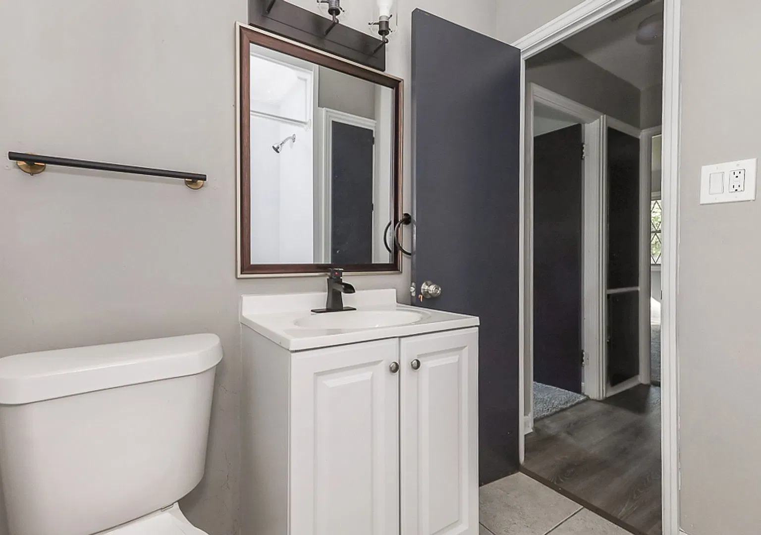 2 Bed/1.5 Bath Ranch Parma Hts! — Photo 4