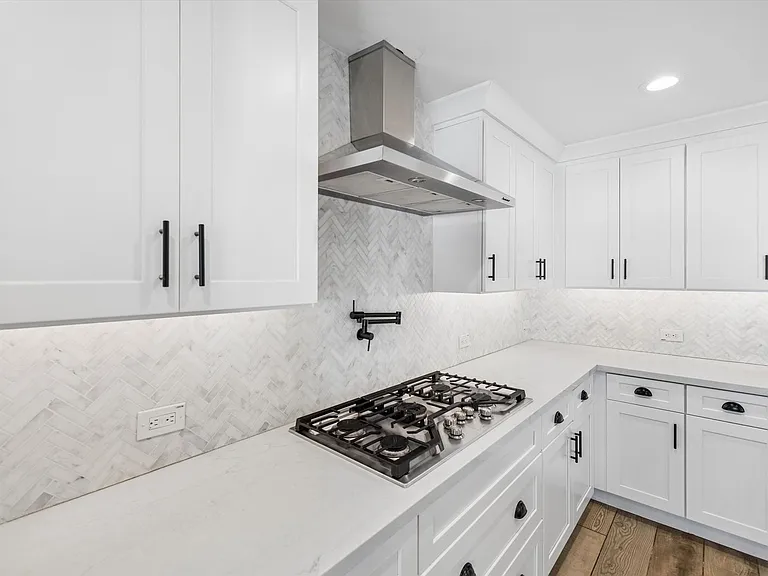 301 E Royal Palm Rd — Photo 25