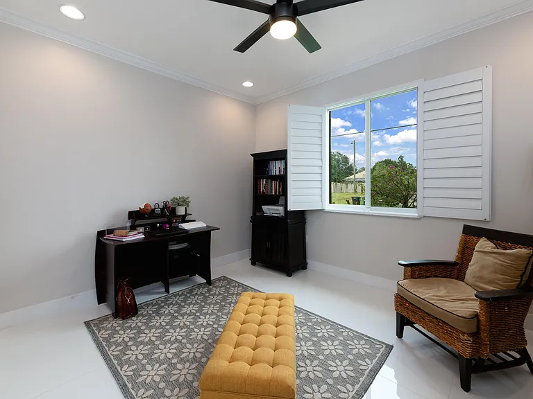 314 NE Surfside Ave — Photo 30
