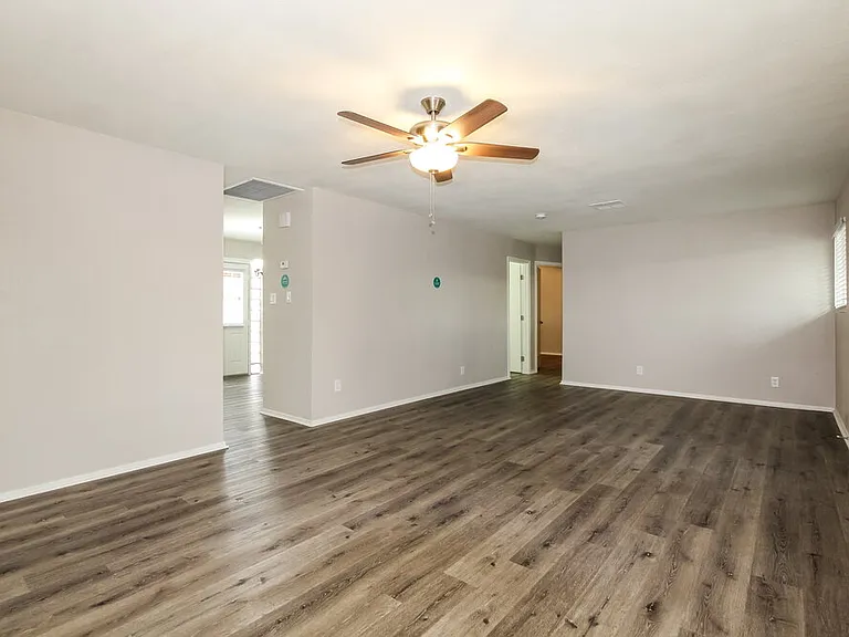 5539 N 31st Dr — Photo 5