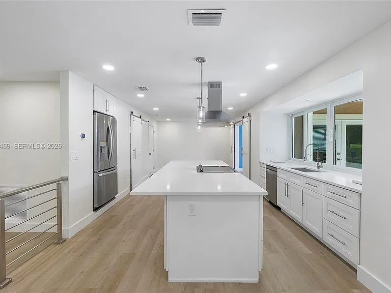 4914 SW 90th Ave — Photo 6