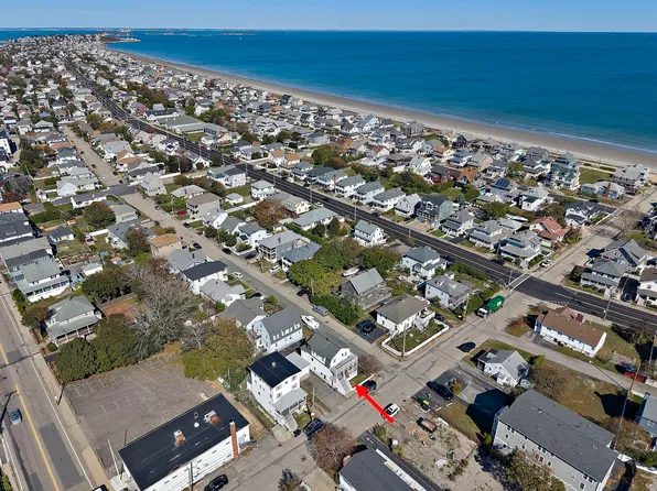 7 Malta St, Hull, MA 02045