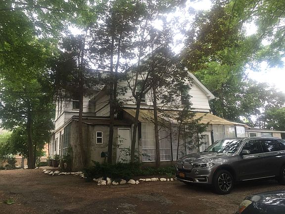4th image of 756 Tompkins Ave