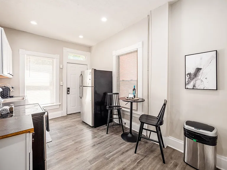 605 Oak St — Photo 15