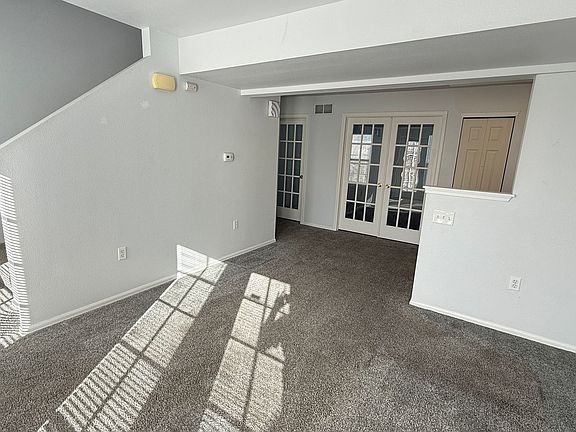 5th image of 305-377 E Missouri Ave #371