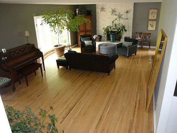 5th image of 9023 Leavenworth St