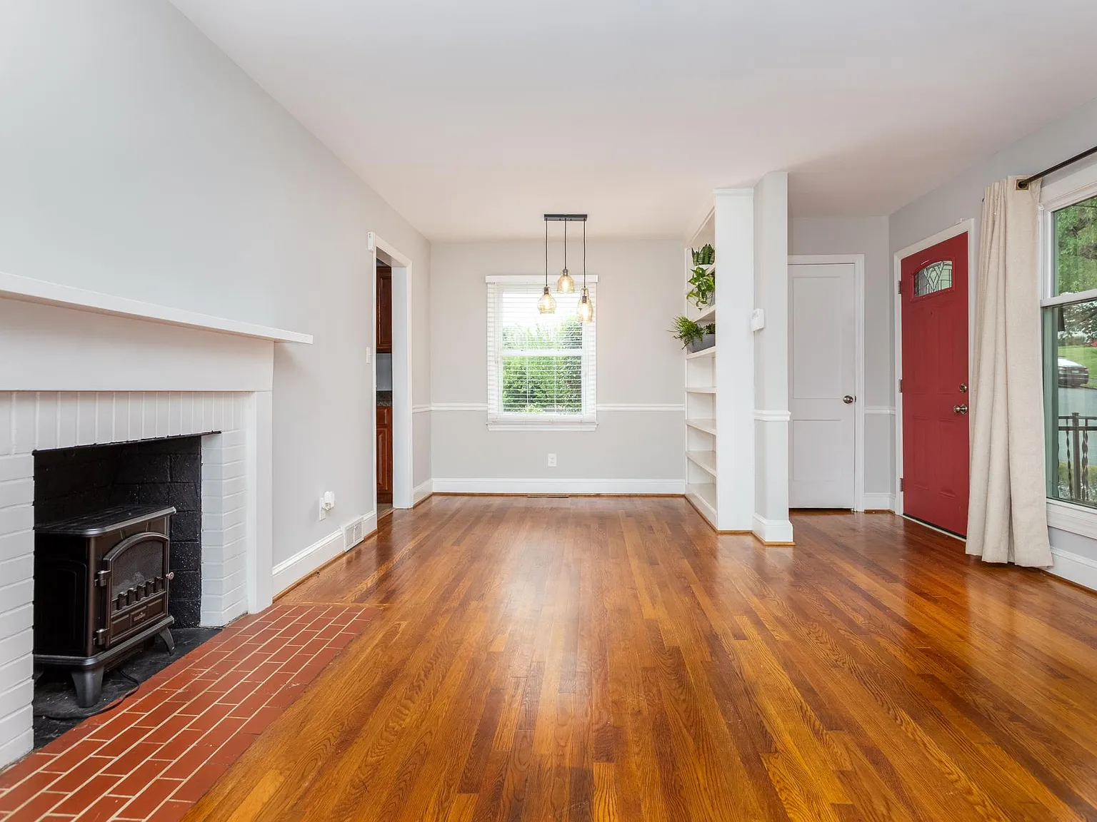 3 bed, 1083 sqft, $1,750 — Photo 3