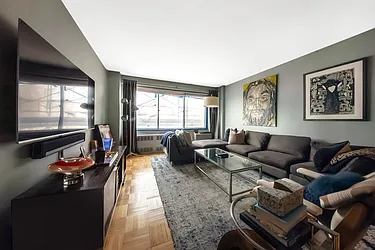 Rented by R New York