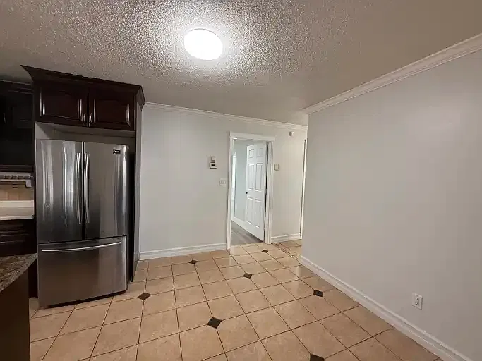 4 bed, 2.0 bath, 1839 sqft, $3,500 — Photo 3