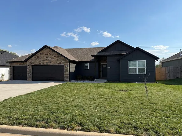 874 W Charlotte St, Republic, MO 65738