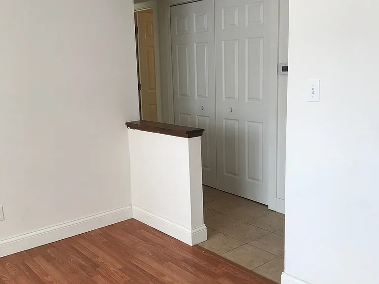 901 Illinois St — Photo 11