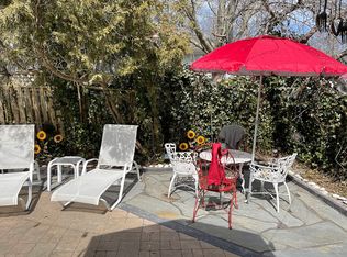 29 Squiretown Rd, Hampton Bays, NY 11946