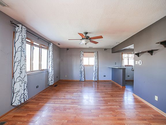 5th image of 364 Blackhawk Dr