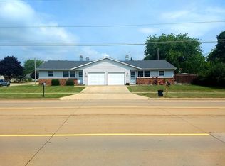 290 Westbrook Dr, Oshkosh, WI 54904