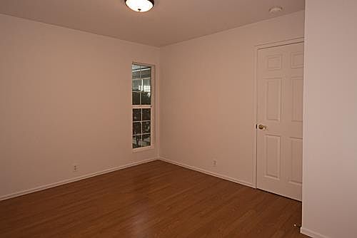 4th image of 1026 Arlington Ln