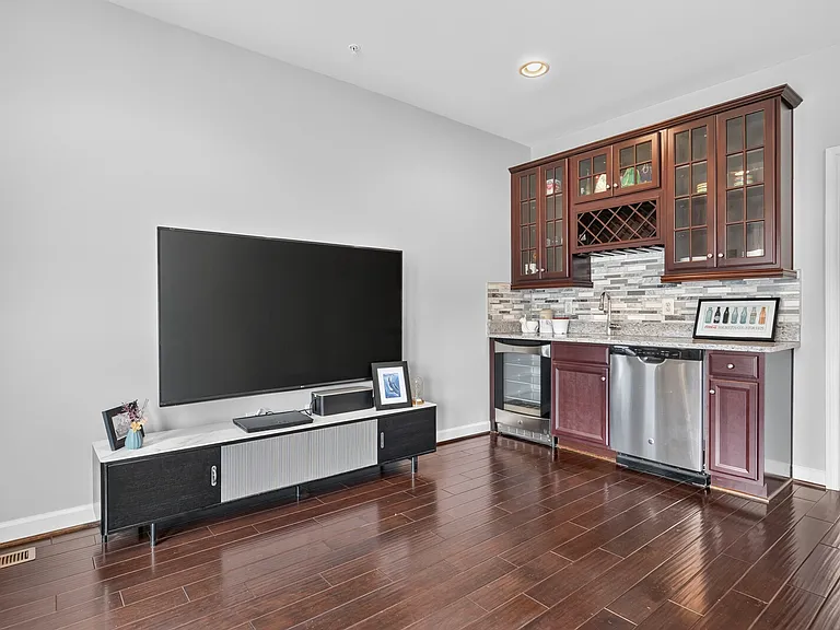 809 Fair Winds Way — Photo 15