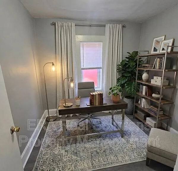 95 Whitethorne Ave — Photo 3