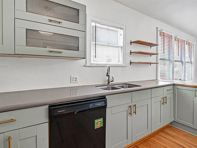 2519 Stevens St — Photo 25