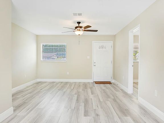 5th image of 4313 Sutton Dr