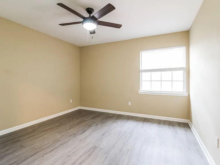 8028 Bannockburn Dr — Photo 11