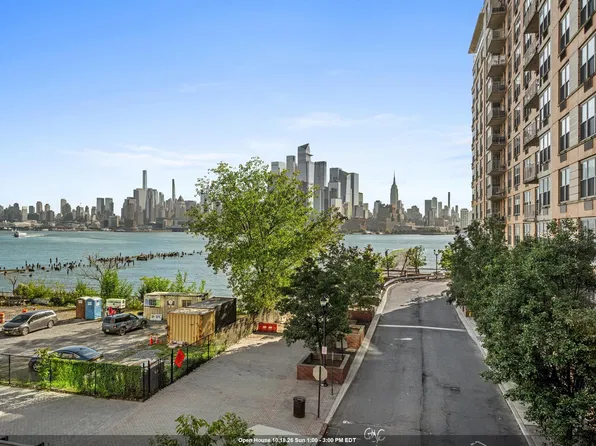 1425 Hudson Street image 1 of 37