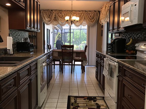 4th image of 8711 Ashbury Dr