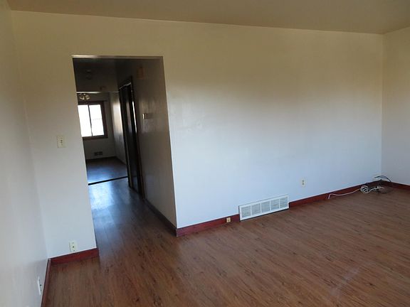 living rm to hallway