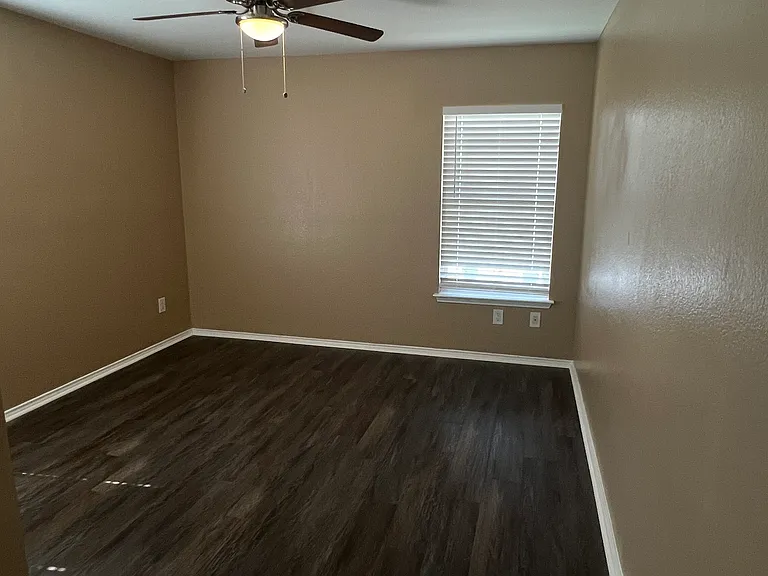 9328 Vernon Ct — Photo 9