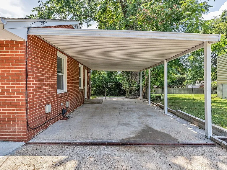 2923 Emery Dr — Photo 20