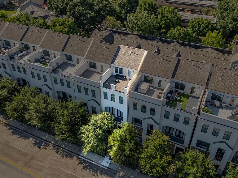 1212 W Dallas St — Photo 28
