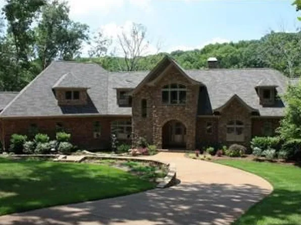7892 Giorgio Cir, Ooltewah, TN 37363