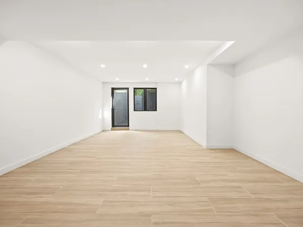 654 Jefferson Avenue image 6 of 6