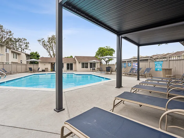 Oceanwood Apartments — Photo 27