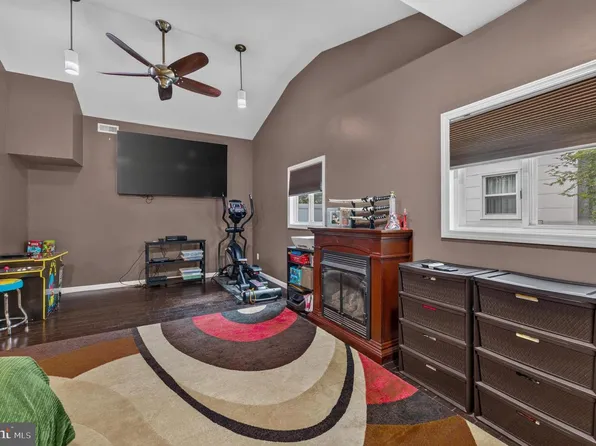 23 Eastbrook Ln, Willingboro, NJ 08046