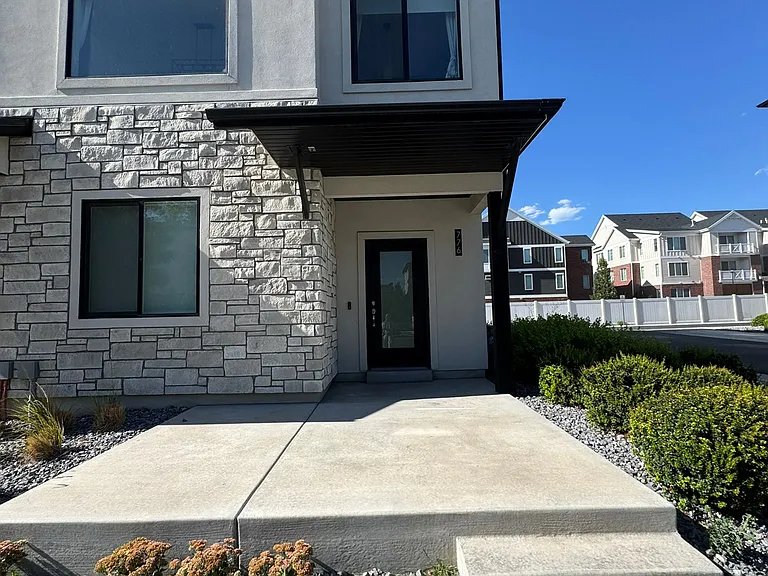 776 W Bronze Leaf Rd — Photo 1