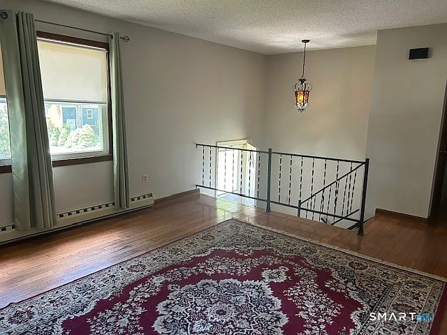 93 Laurelwood Dr — Photo 4