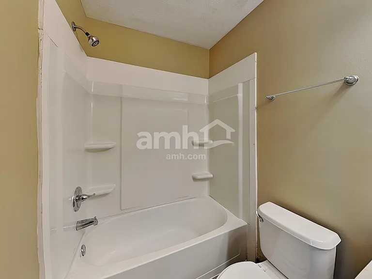 949 Rowland Ave — Photo 18