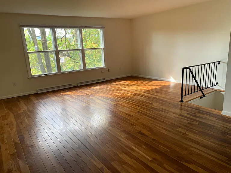 345 Spring St — Photo 4
