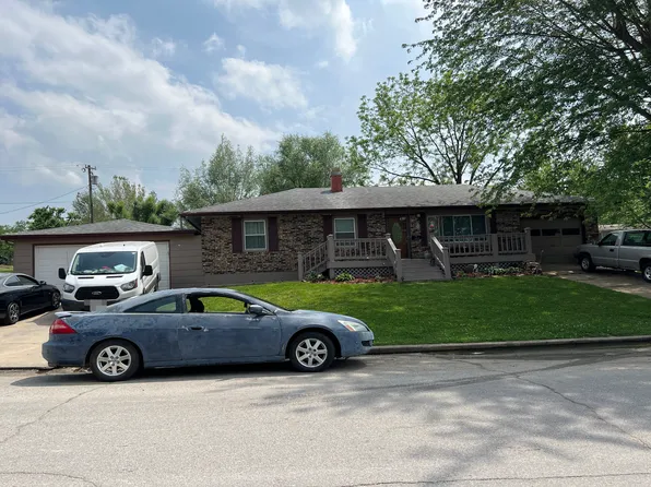 508 Sunset Strip, Eldon, MO 65026