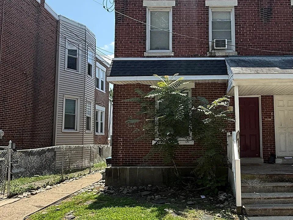 604 Pine St